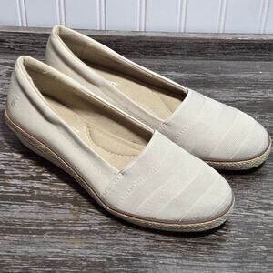 Grasshoppers Women's Beige Slip On Canvas Comfort Wedge Heel Size 8.5